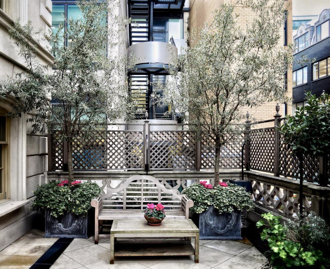 Batty Langley'S Hotel London Luaran gambar The courtyard of the townhouse